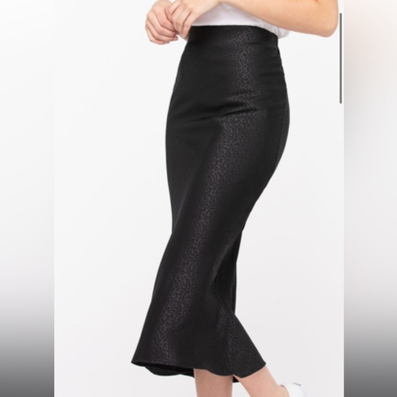 LEOPARD PRINT BIAS CUT MIDI SKIRT - Picture 3 of 7